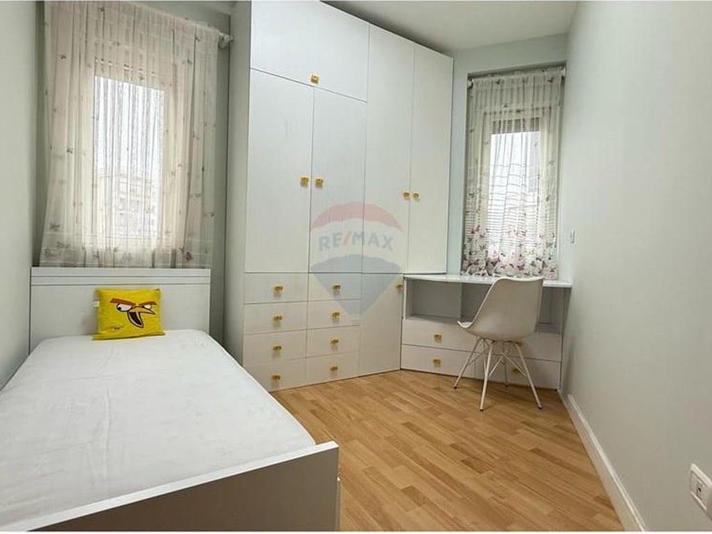 Appartamento 2+1+2 in affitto in via 21 Dicembre!