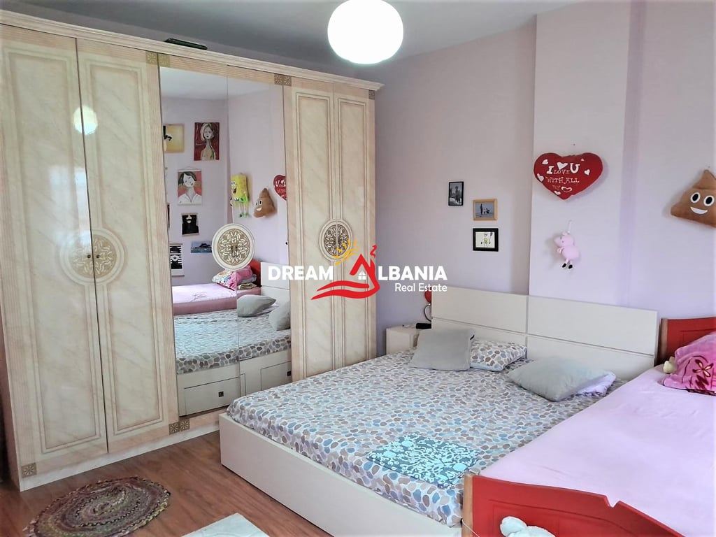 Appartamento 2+1 in affitto presso la Comune di Parigi, vicino al Cristallo a Tirana (ID 42214358)