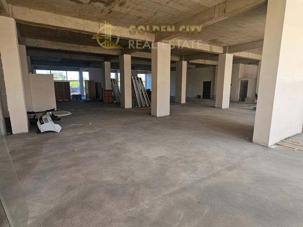 Jepen me qira ambiente biznesi në zonën Spitalle – 600 m² &amp; 240 m²