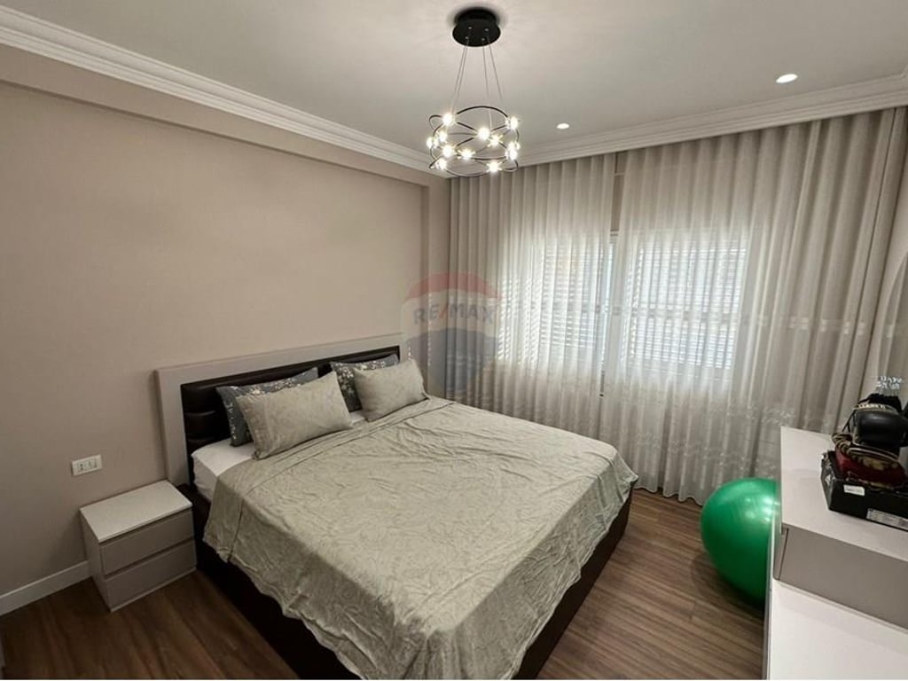 Jepet me qera apartament 3+1+2+2