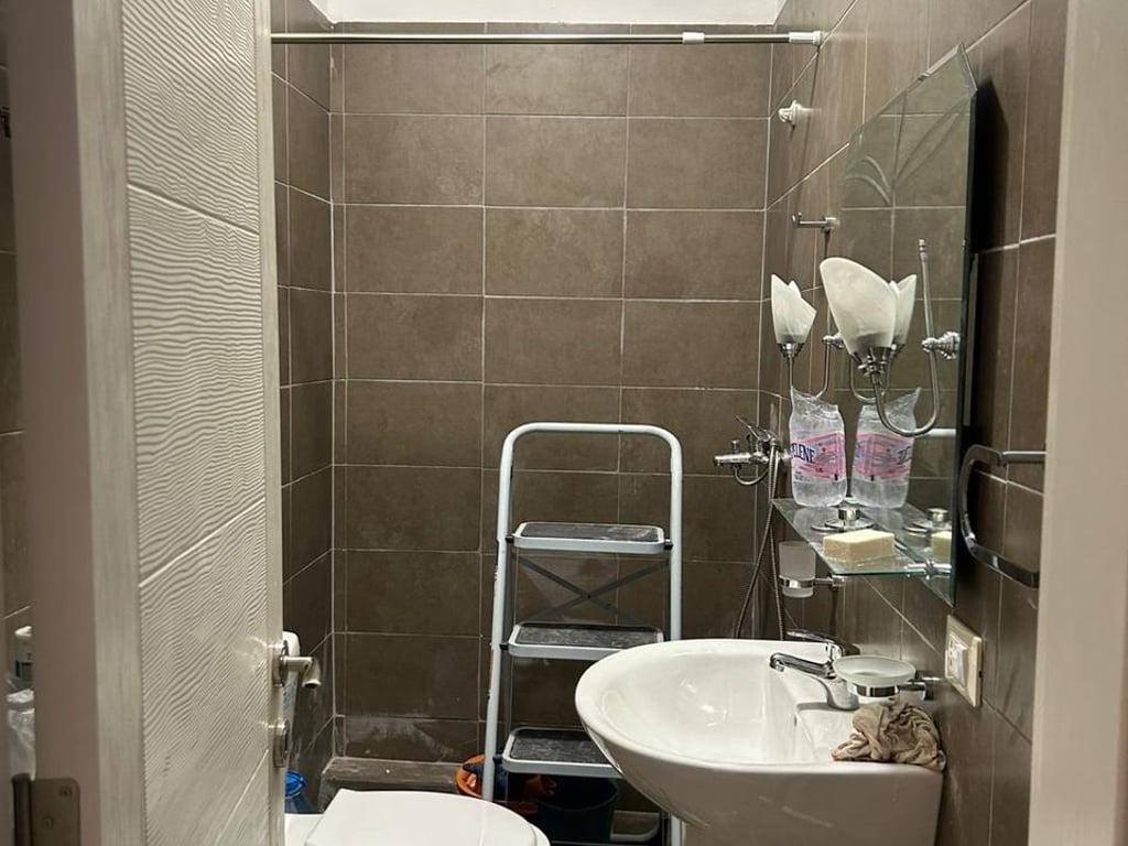 Jepet me qera Apartamenti 1+1 , Fresk prane Gaxherrit 280 mije leke