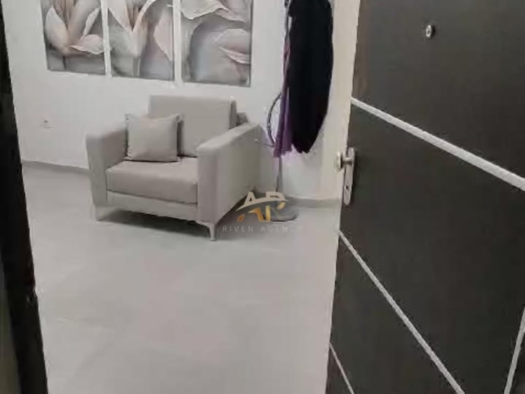 A 3+1 apartment is for rent only for offices in Myslym Shyr.