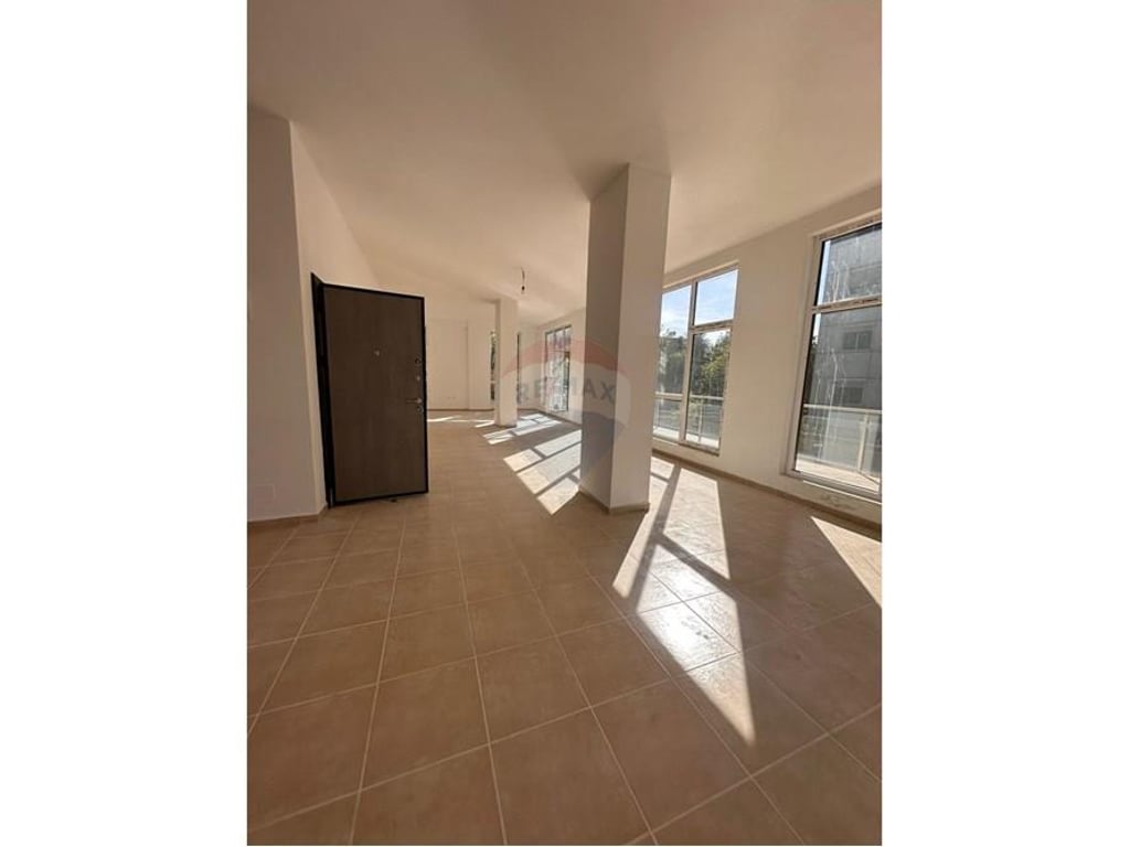 QIRA AMBIENT PER ZYRA, USLUGA