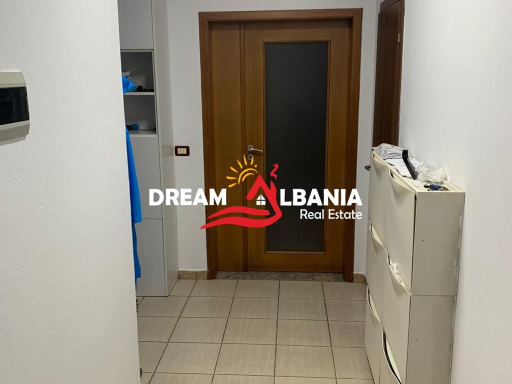 Shitet super apartament 3+1+2 prane rruges se Elbasanit (ID 4131423)