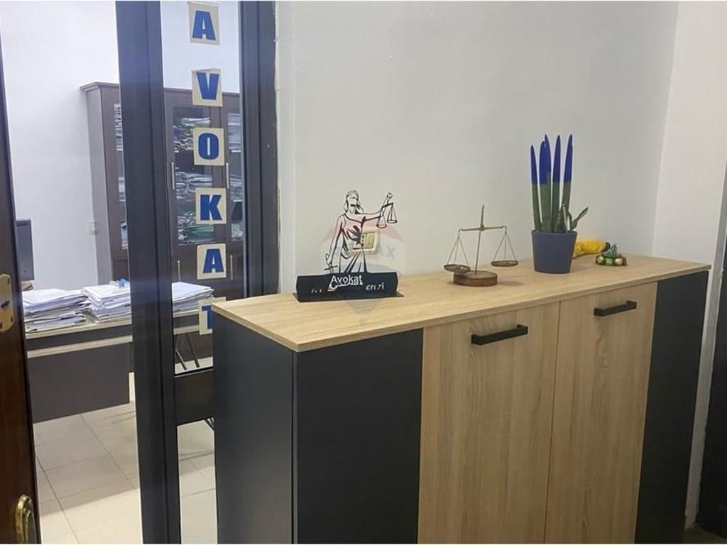 AMBIENTE UFFICIO IN VENDITA VICINO AL TRIBUNALE