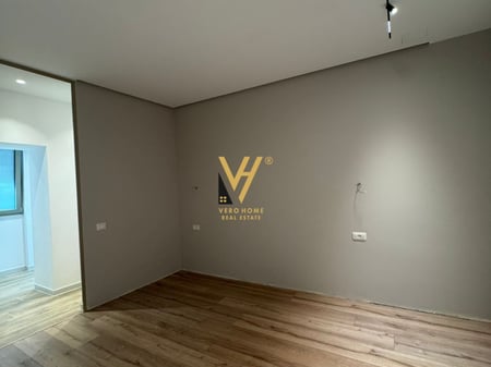 JEPET ZYRE 80 M2 ME QERA NE VASIL SHANTO 1.700 EURO