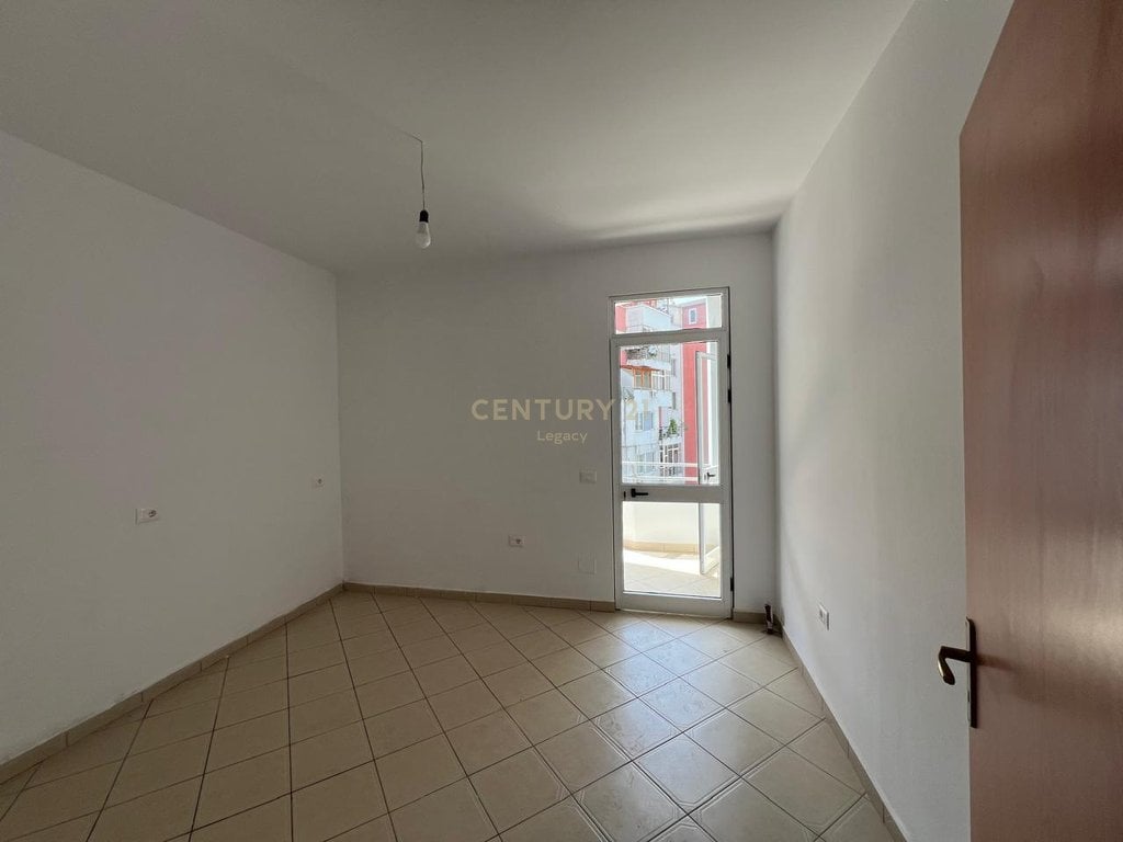 Vendesi Appartamento 1+1 a Fresk Rr e Teleferikut 78.000 €