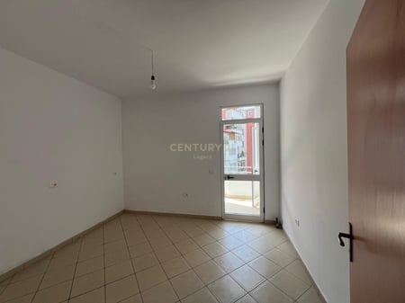 Vendesi Appartamento 1+1 a Fresk Rr e Teleferikut 78.000 €