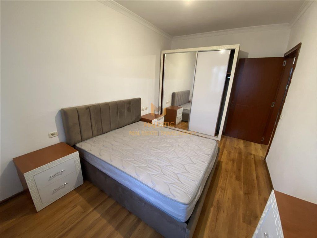 A 1+1 apartment is available for rent at Vila L 1.