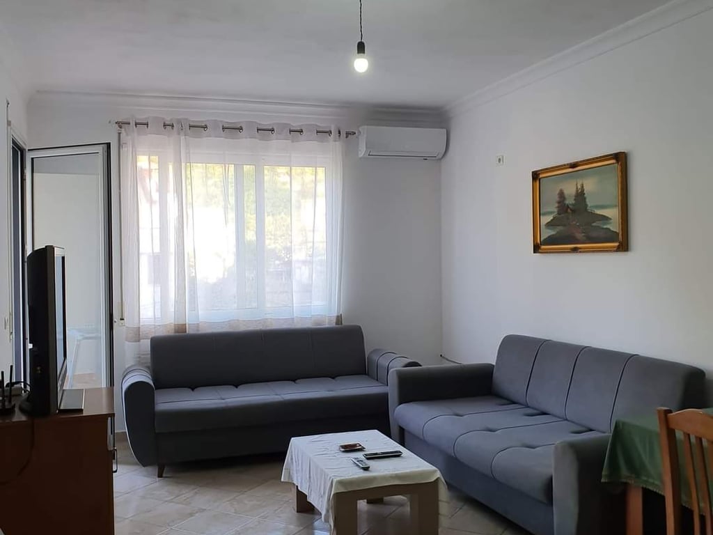 Apartament 1+1 me qera per plazhista, Lungomare, Vlore