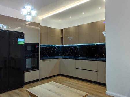 🏡 A 2+1 apartment is for rent in the Paris Commune.