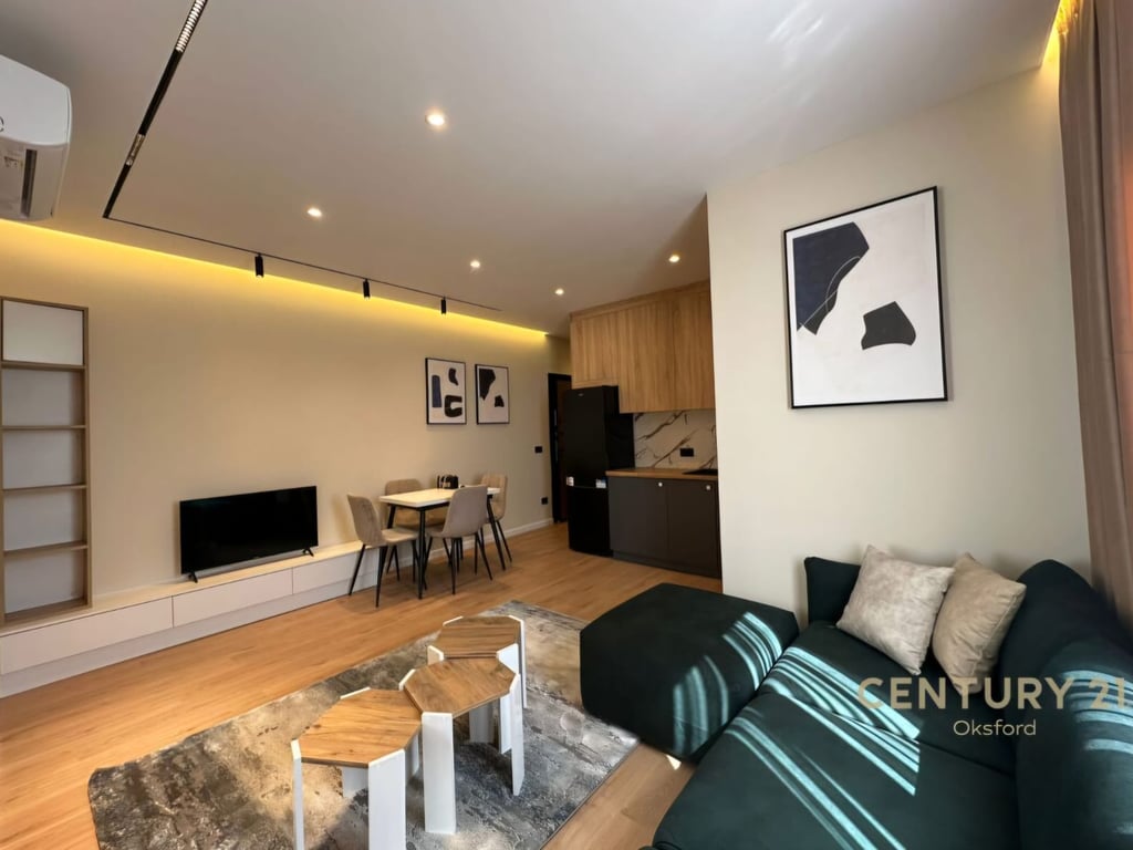 Shitet Apartament 1+1 pranë Pazarit të Ri