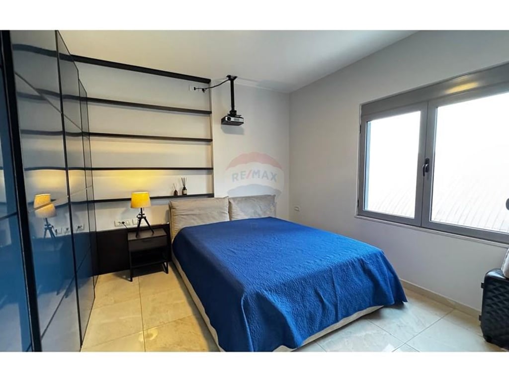 Apartament - Për Qira - Komuna e Parisit - Kompleksi Dinamo