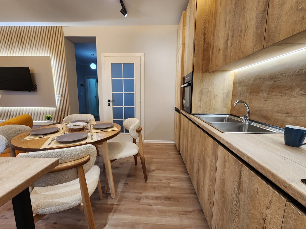 SHITET: Apartament 3+1 &amp; Verandë || 📌🏖️Durrës te Hotel Iliria || I Kompletuar dhe Investuar 100% || 151m² || (163,000€)