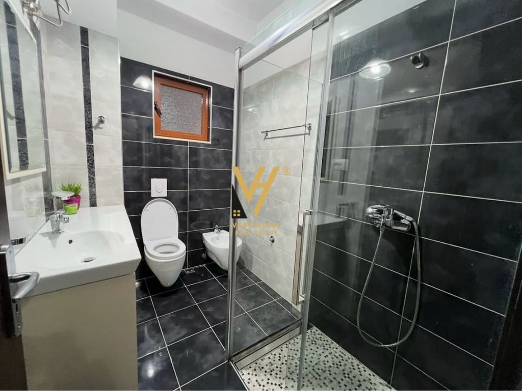 AFFITTASI VILLA 2 PIANI IN VIA JORDAN MISJA 1.350 EURO