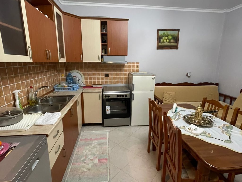 Affittasi appartamento 2+1+1 con balcone
