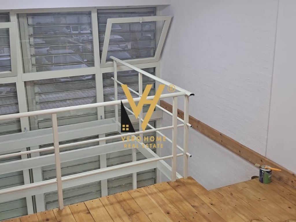 SHOP OF 26M2 FOR RENT AT THE FORMER AVIATION FIELD 300 EURO