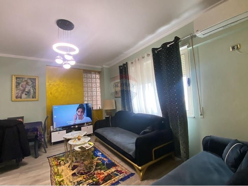 Vendesi appartamento 2+1 in Via Kavajes!