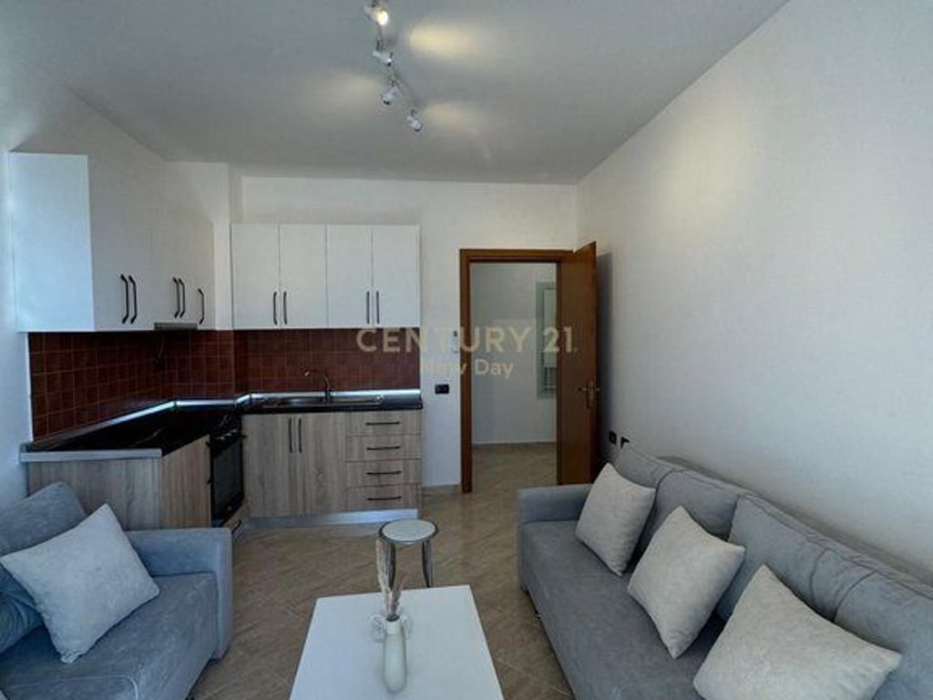 Shitet Gasoniere ne Golem.