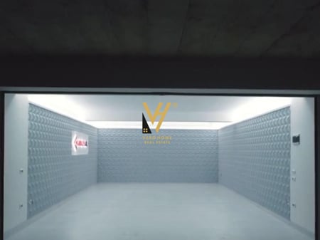 SHITET AMBIENT REKLAMIMI 86 M2 NE MISTO MAME 52.000 EURO