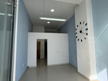 Shitet Ambient Biznesi Komuna E Parisit