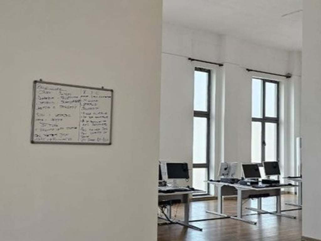 🏢 AMBIENT PËR QIRA NË PORCELAN! | OFFICE SPACE FOR RENT IN  PORCELAN!