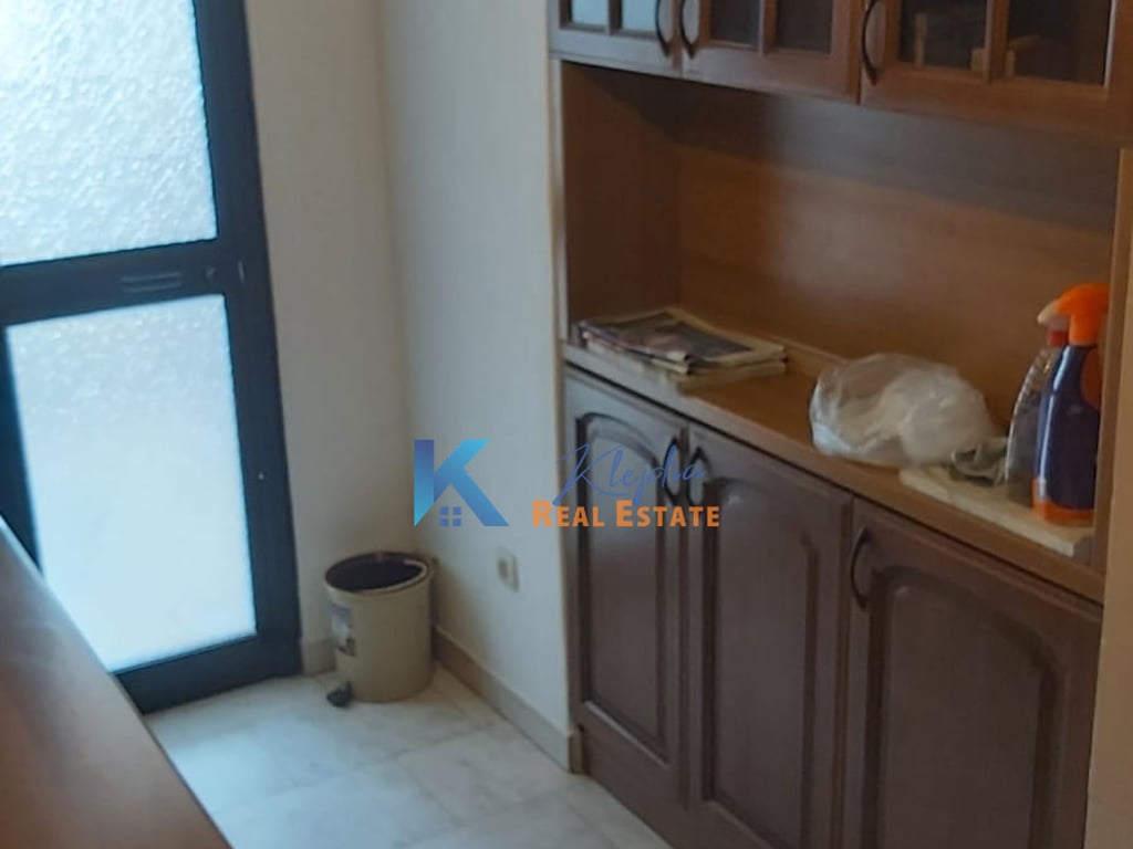 Ambient per zyra te rruga Fortuzi