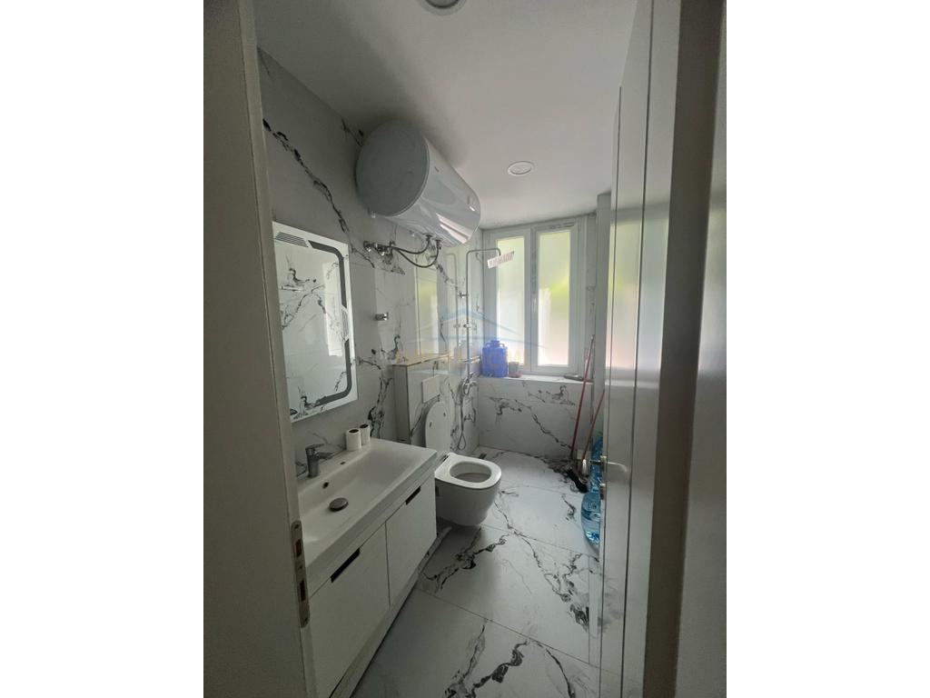 Qera, Apartament 1+1, Komuna e Parisit, Tirane .