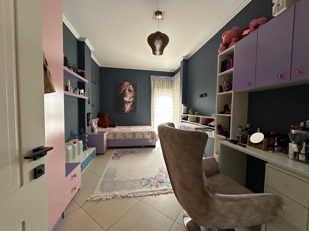 OXHAKU, SHITET APARTAMENT 3+1 ME POST PARKIMI