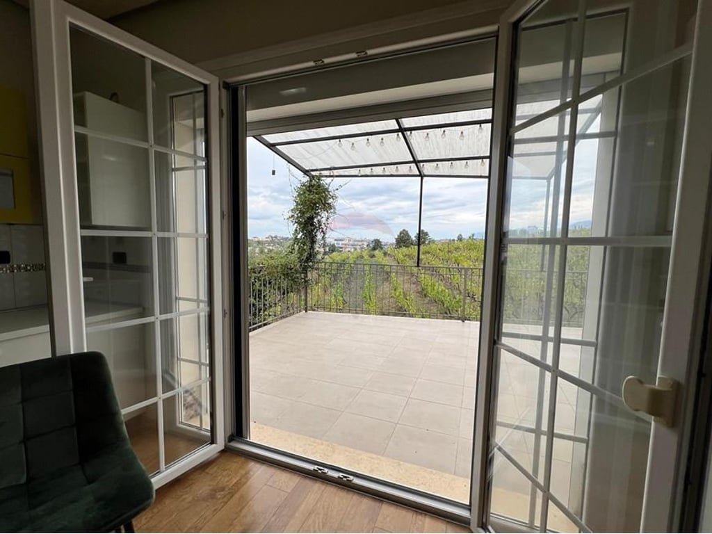 Jepet me qera vile prane Teg