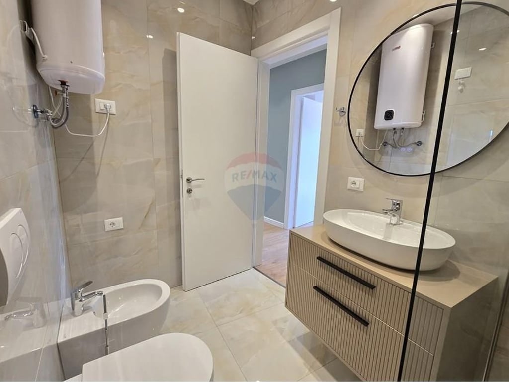 ---Zyre me qira tek Lake View----2 post parkime