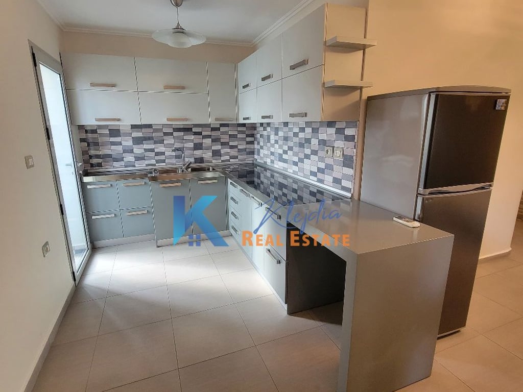 Apartament 1+1 per qira te Ministria e Jashtme, afer karburant Eida