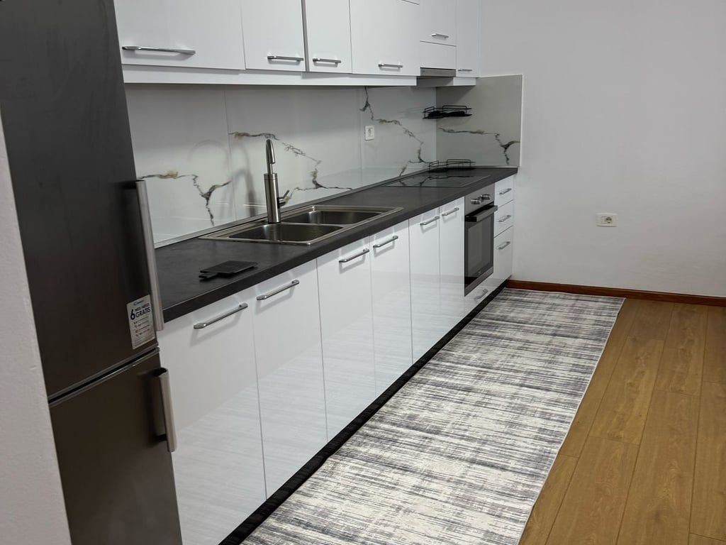 Affittasi appartamento 2+1+1 con balcone