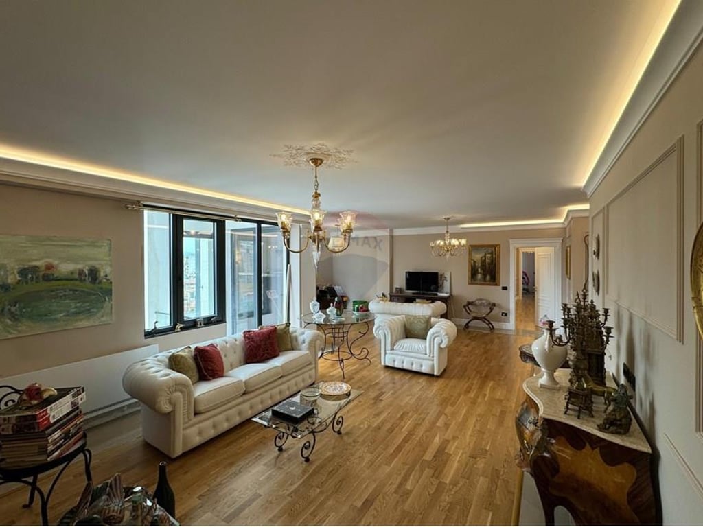 IN VENDITA APPARTAMENTO LUSSUOSO A SELVIA!