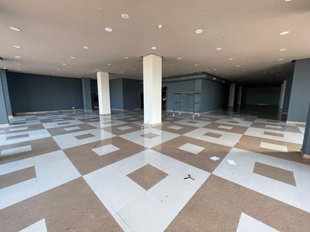 Jepet Showroom me Qira – Autostrada Tiranë-Durrës, pranë QTU 