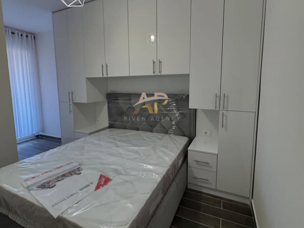 Affittasi appartamento 2+1 a Yzberisht, presso Golden Park.