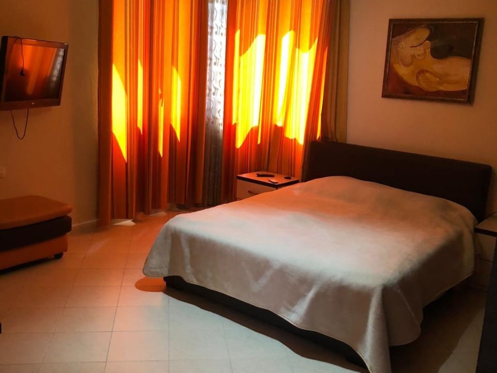 Villa a tre piani in affitto alle Ville Tedesche.