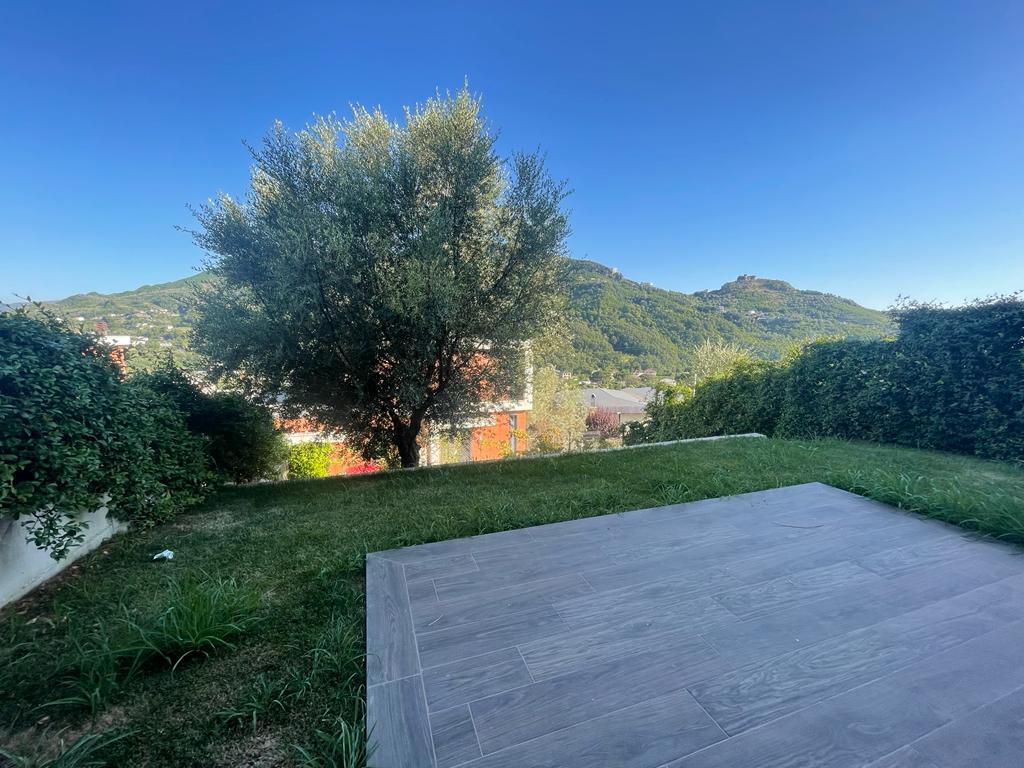 For RENT 3-storey villa in a private residence in Mullet