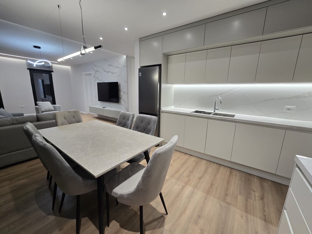 Apartament 2+1 per qira te green city prane fushes Aviacionit 