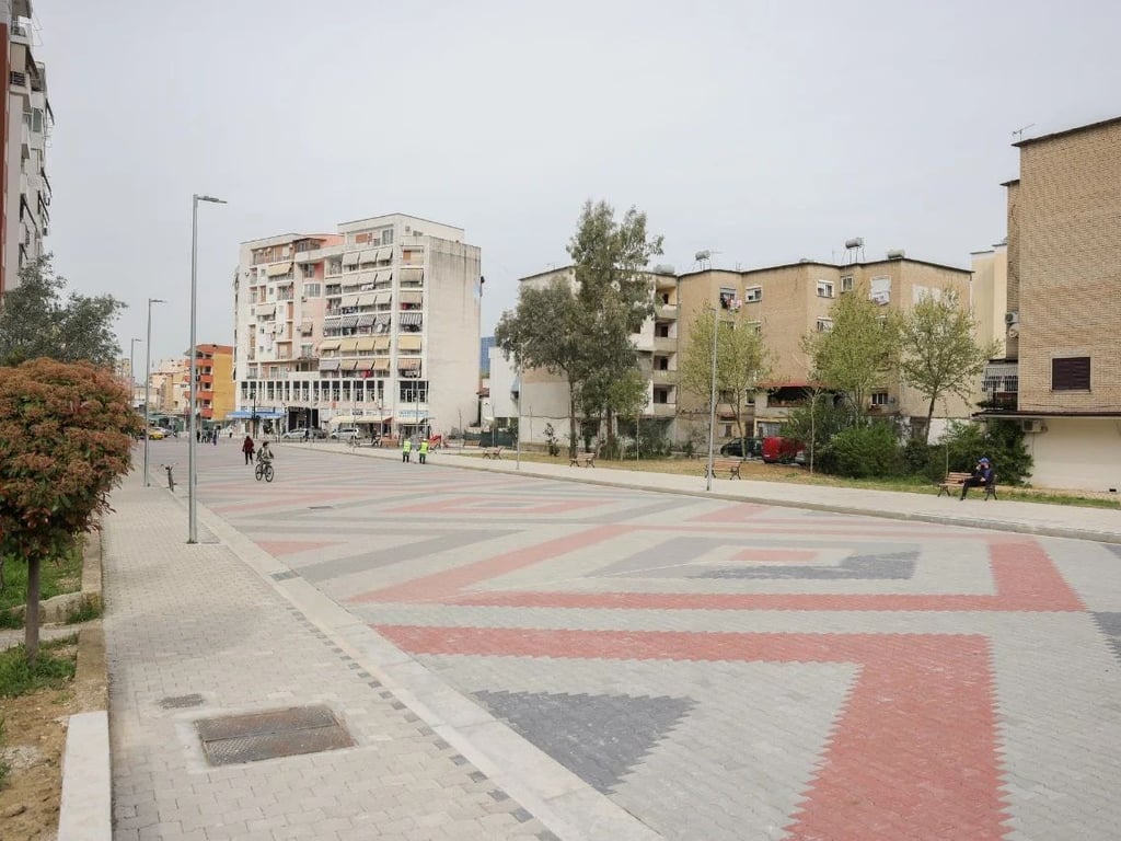 Jepet me qera apartament 1+1 te Ish Tregu Elektrik