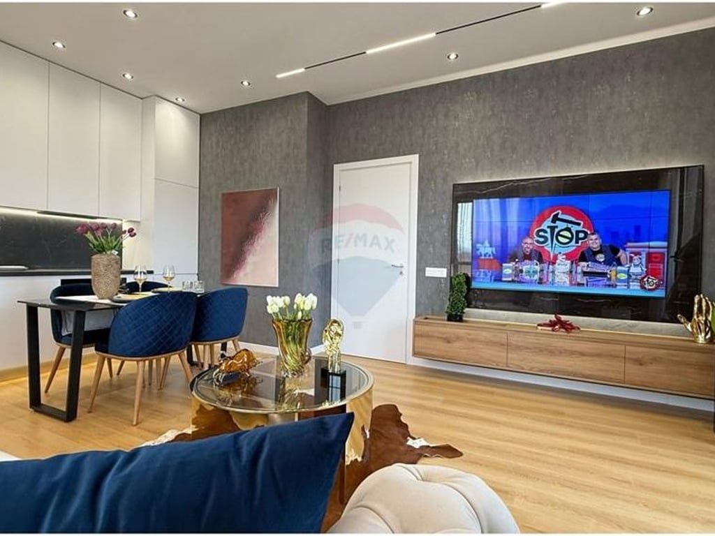 2+1 apartment for sale on Gjergj Fishta Boulevard!