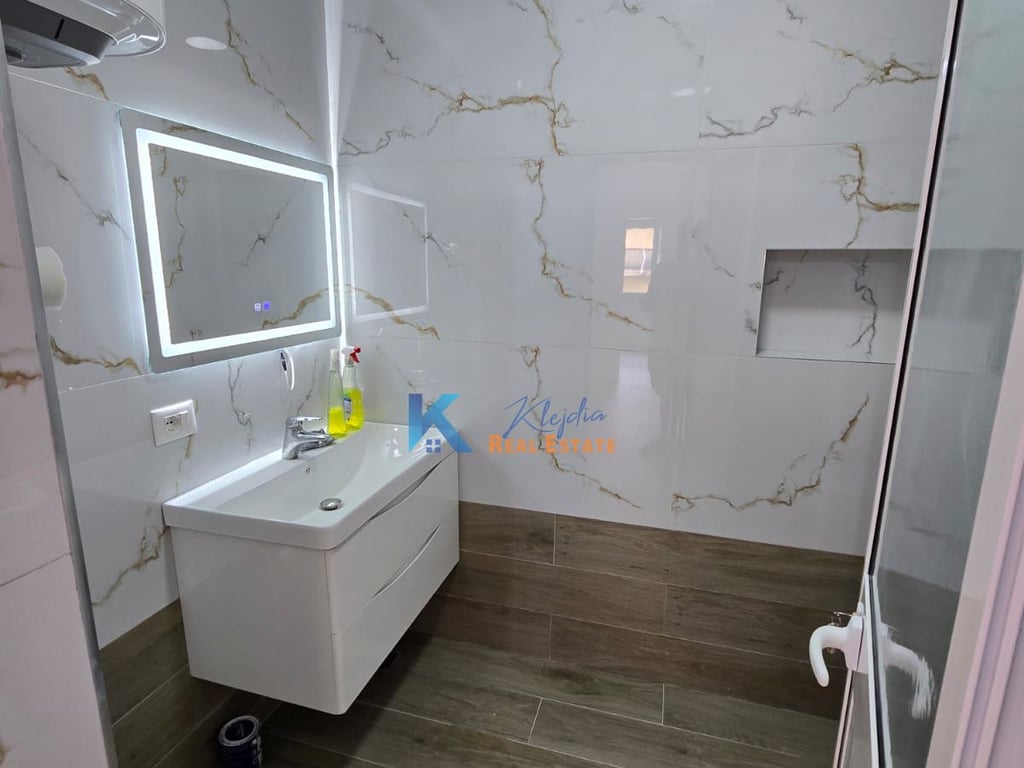 2+1 per SHITJE te Rruga e Kavajes, qendra Condor