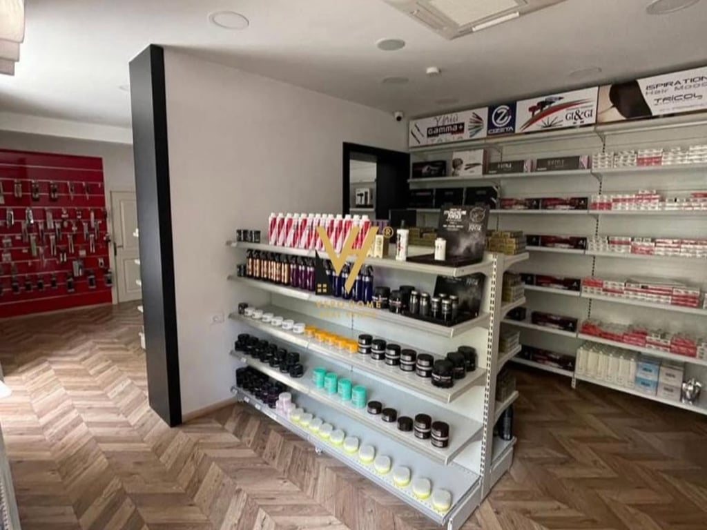 100 M2 SPACE FOR RENT IN BLOCK 2,200 EURO