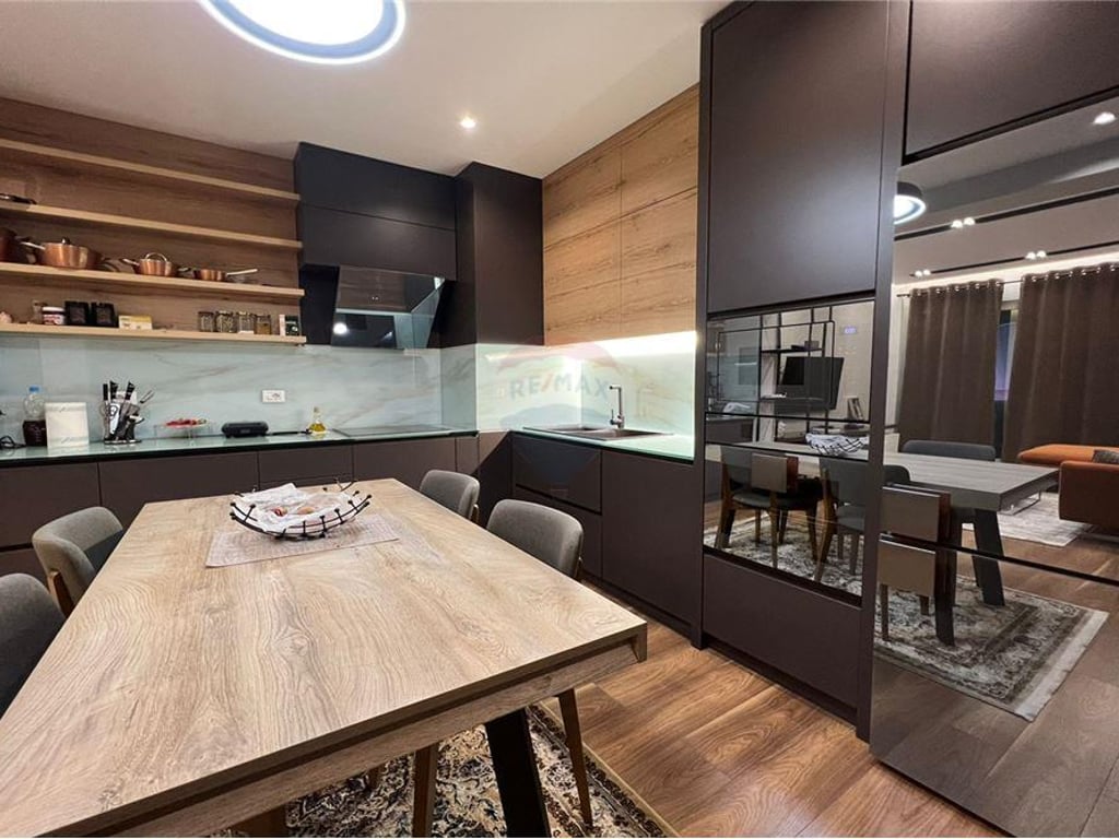 Affittasi appartamento 2+1+2 in Via Kavajë.