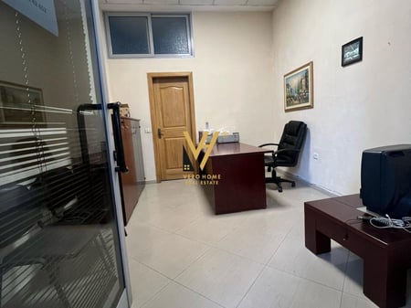 JEPET ZYRE 18 M2 ME QERA TEK ISH EKSPOZITA SOT 30.000 LEKE