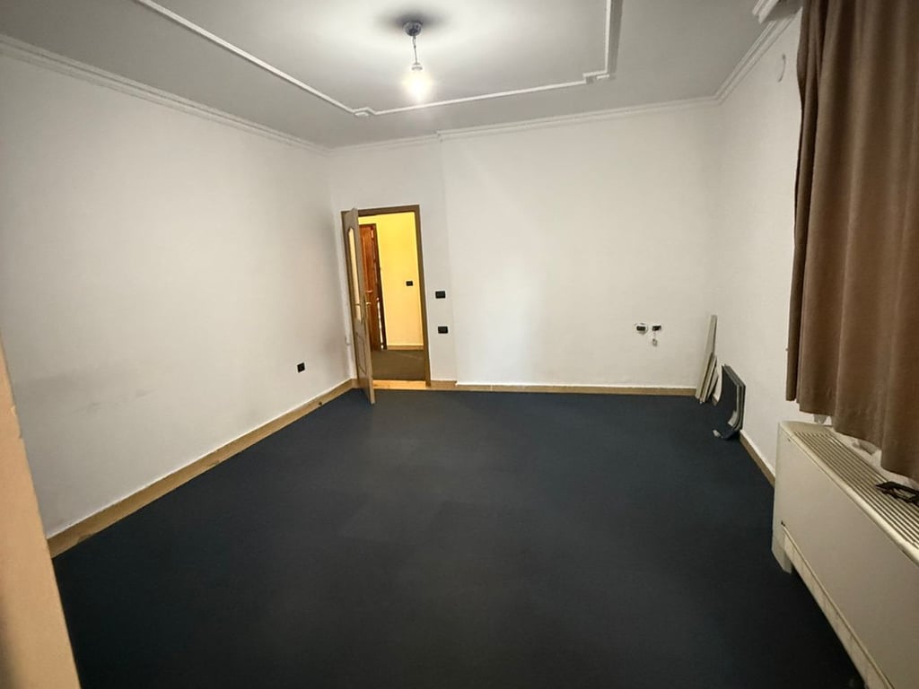 Ambient per zyra 5+1+2 ne Bllok