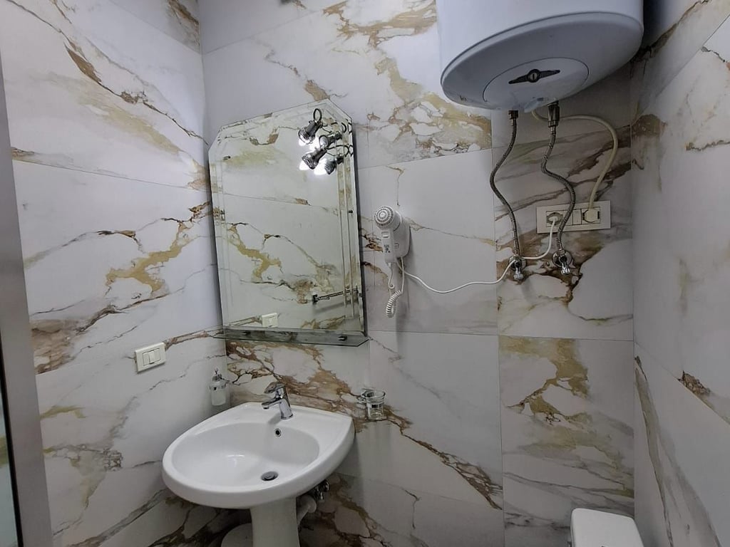 Jepet me qera AP 1+1 prane Qendres kristal te Komuna Parisit