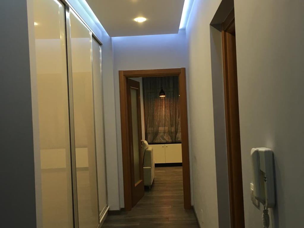 Apartament 2+1 me qira tek Stadiumi Air Albania