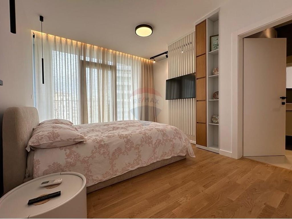 2+1 apartment with parking space for rent at Lake View.