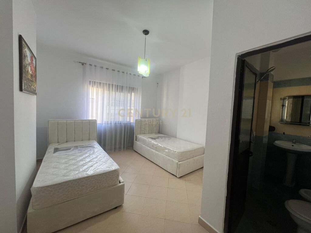 JEPET ME QIRA APARTAMENT 2+1+2 TUALETE TEK ISH RAJONI NE DURRES !